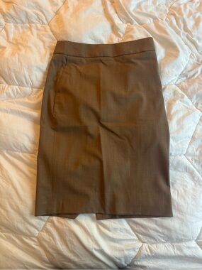 Banana Republic Pointe Pencil skirt camel size 4P